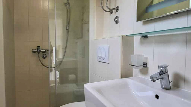 Atemberaubende Villa mit Pool und Panoramablick auf die Bucht — photo 12